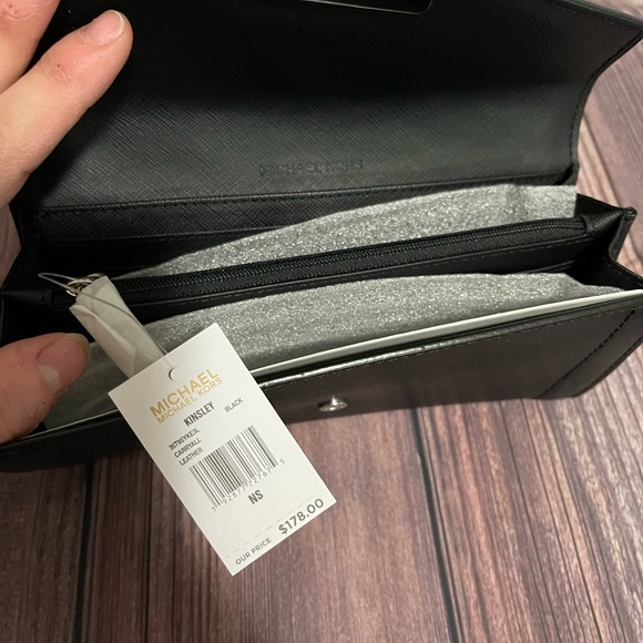 Michael Kors Backpack & Wallet Black - Picture 9 of 10